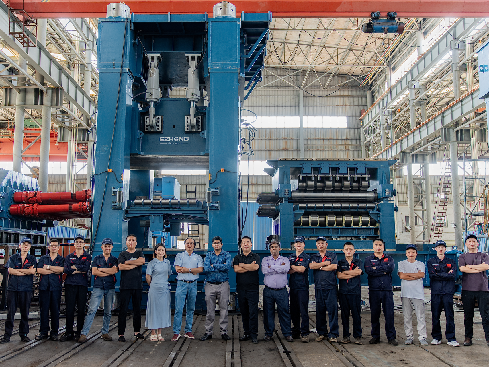 A máquina niveladora de placa quente CNC 13r 40*1650 foi projetada e fabricada pela EZHONG para JSL