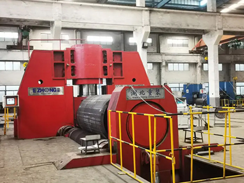 Engenharia de precisão com máquinas de dobra de placa: Powering Modern Metal Fabrication